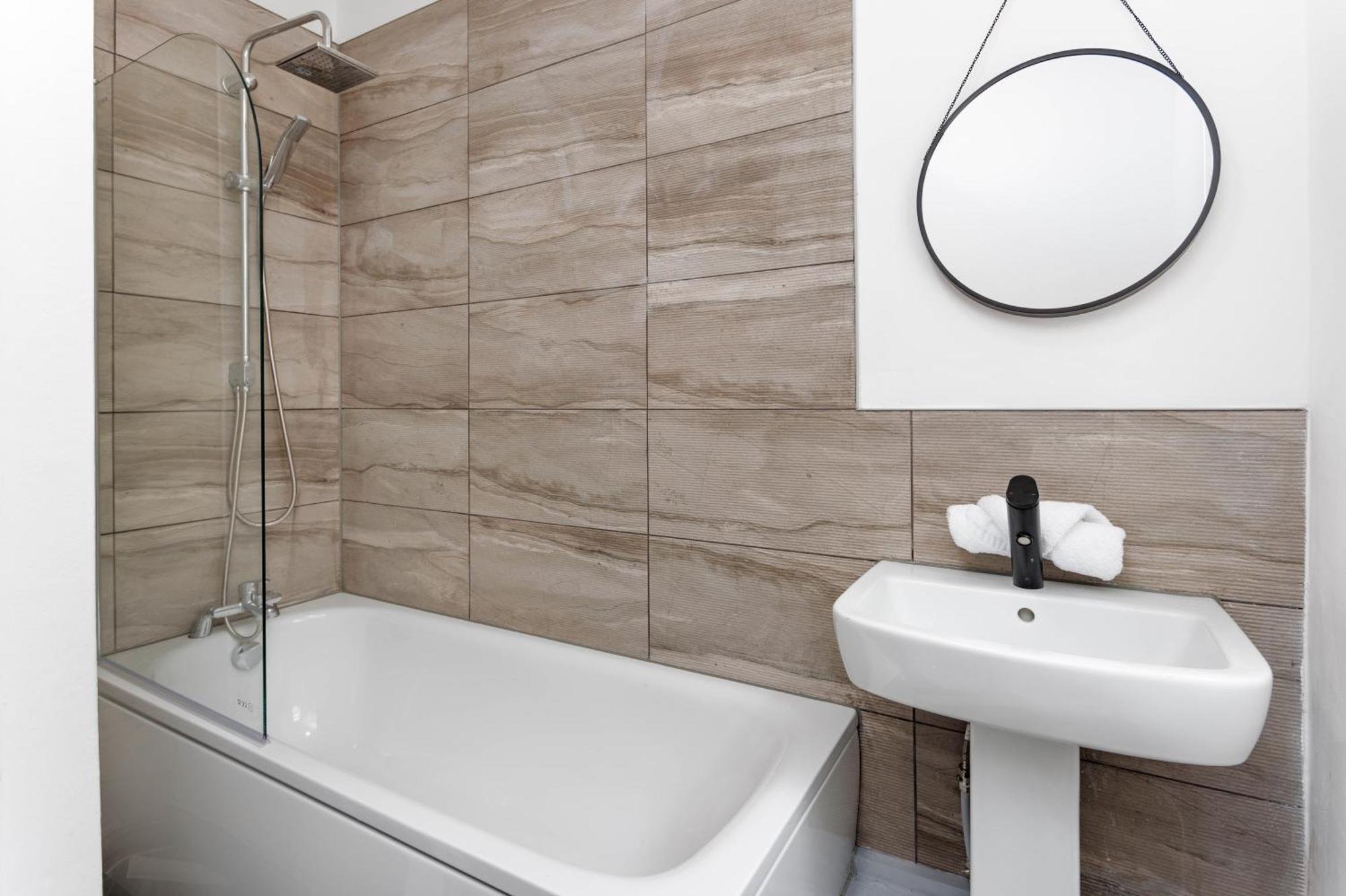 Newly Renovated Apartments In Liverpool - Extended Stay 外观 照片